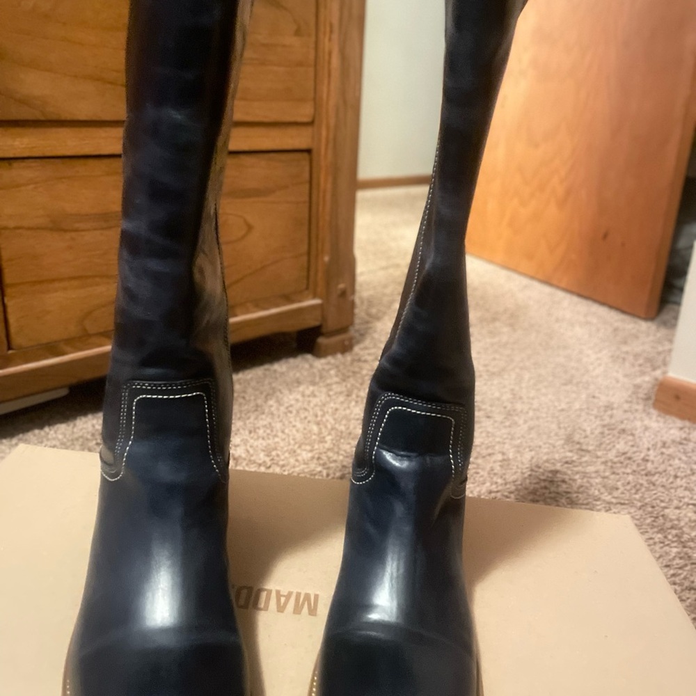 Stunning Leather Steve Madden Navy blue Boots! - Picture 5 of 8